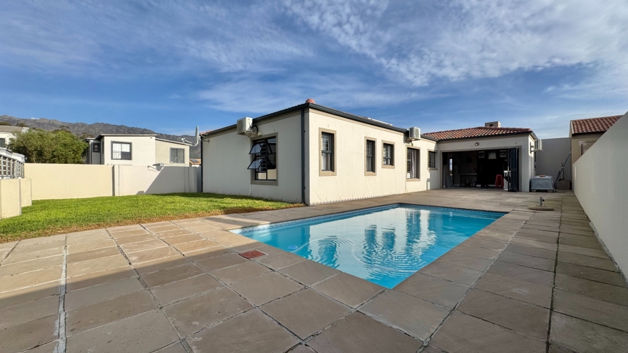3 Bedroom Property for Sale in Fairview Eastern Cape